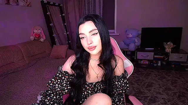   Malika   online show from October 4, 3:05 pm