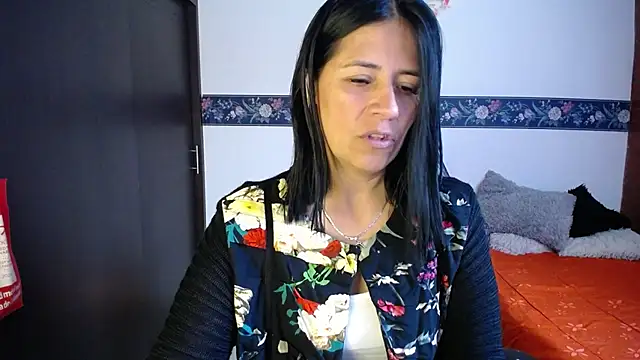 sharoon cheerry online show from October 3, 11:26 am