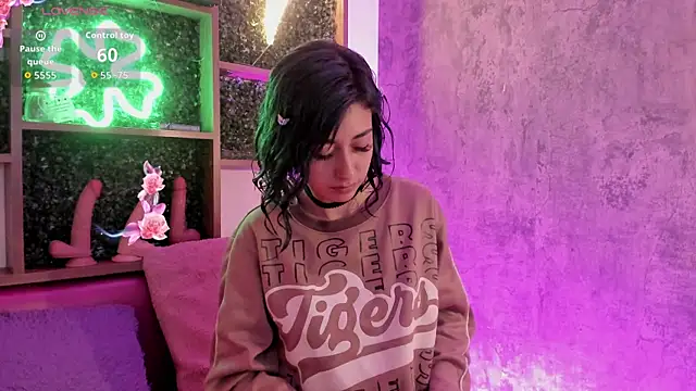 Scarlet wd18 online show from October 3, 5:01 am