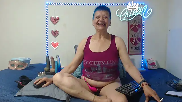 loquitaqueen011 online show from February 21, 2:29 pm