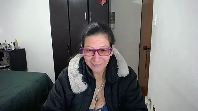 latin49 online show from February 25, 4:44 am