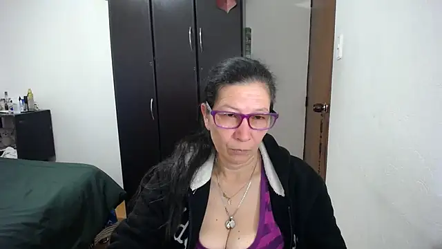 latin49 online show from February 27, 5:07 am