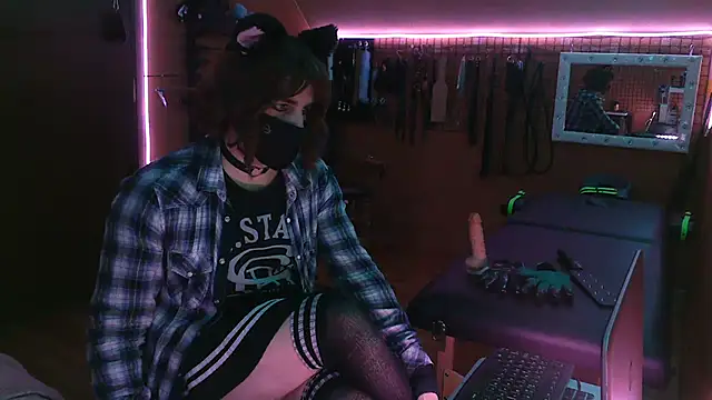 Ginny-the-bdsm-nympho online show from December 18, 6:01 pm