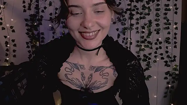 risha laas online show from October 10, 8:25 pm