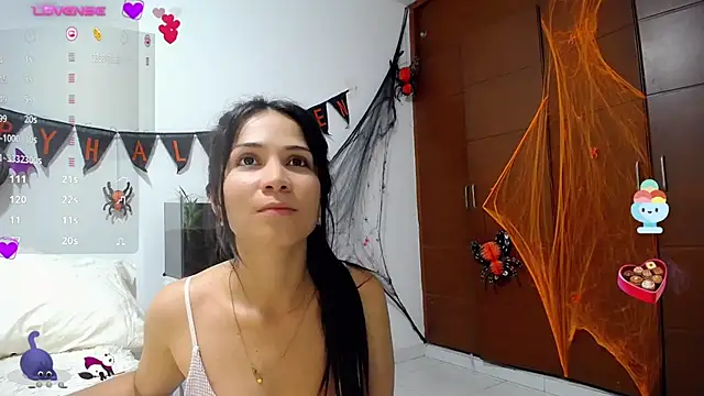 kimberlyshantal online show from October 30, 11:50 pm