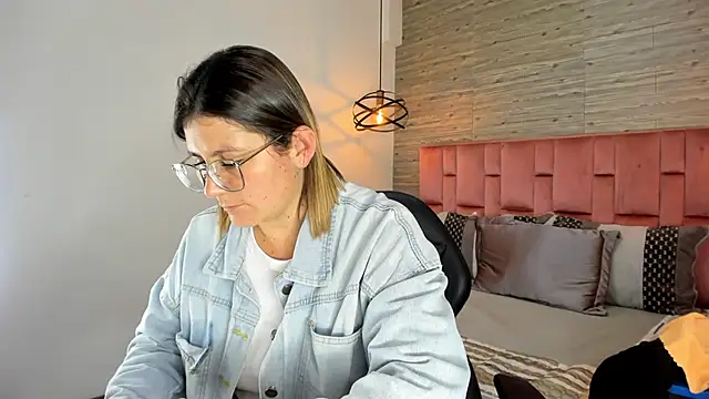 SarahDeyvis online show from October 24, 5:53 pm