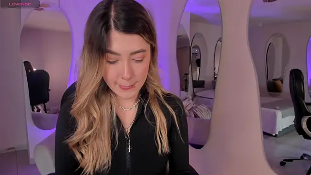 EveBensonX online show from September 25, 7:34 pm