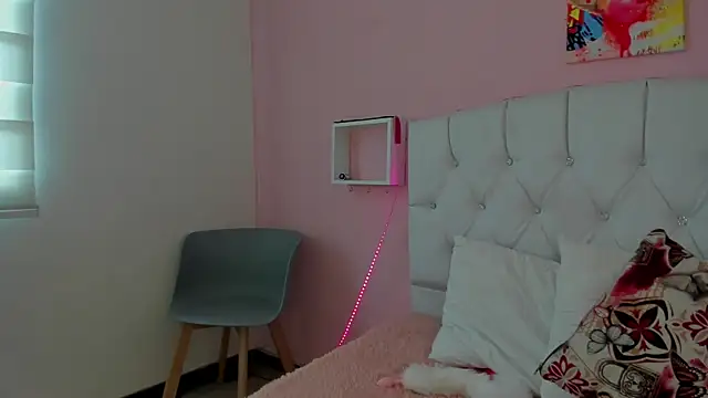 18candys online show from September 29, 7:52 pm