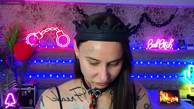 Cool Freak  online show from April 11, 10:30 am