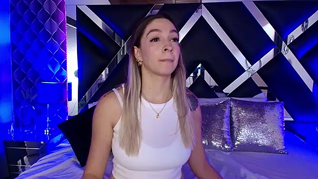 victoriaa lee  online show from September 17, 7:23 pm