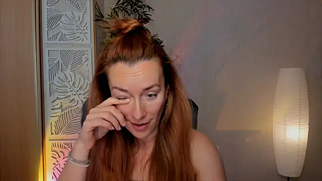 RebeccaMartinez online show from April 6, 6:25 am