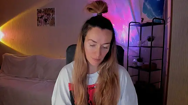 RebeccaMartinez online show from December 19, 10:18 am