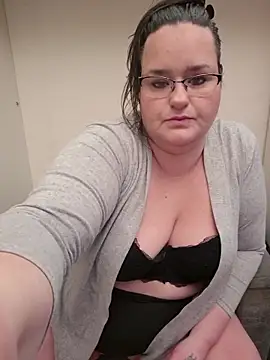 XxGipsyxX online show from April 25, 2:03 pm