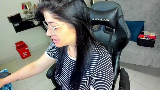 BellaFlaming online show from March 23, 10:43 am