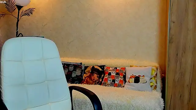 mia grantes online show from October 14, 4:20 pm