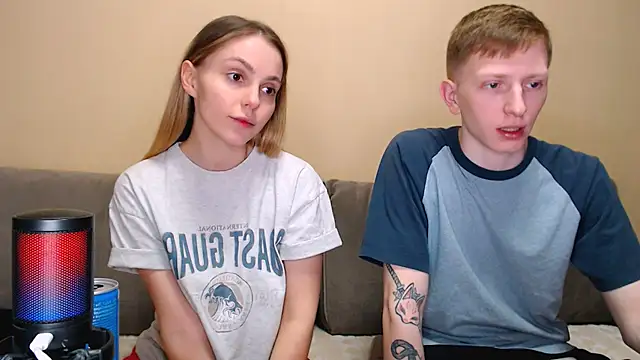 juliaanddima online show from March 13, 10:00 pm