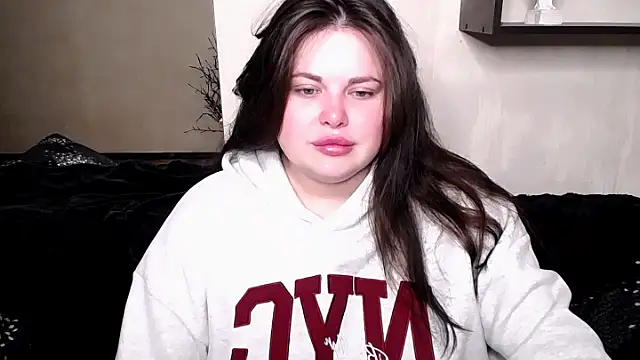 Emily Mo online show from October 24, 8:10 am