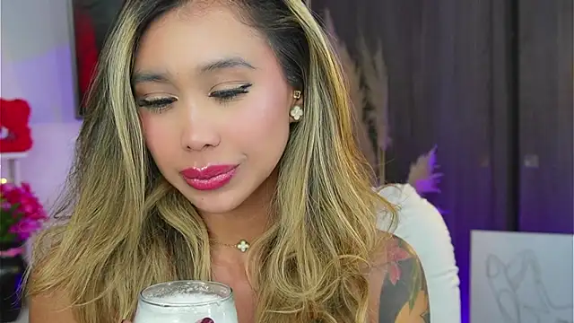 liah v online show from February 5, 3:09 am