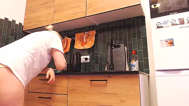 Karolina love  online show from February 22, 2:12 am