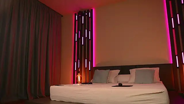 oliviabennett2022 online show from February 14, 8:22 pm