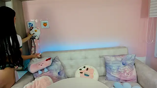 tinysara online show from September 24, 4:17 pm