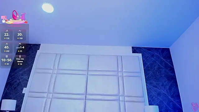 charlottewhitte online show from April 11, 11:47 am