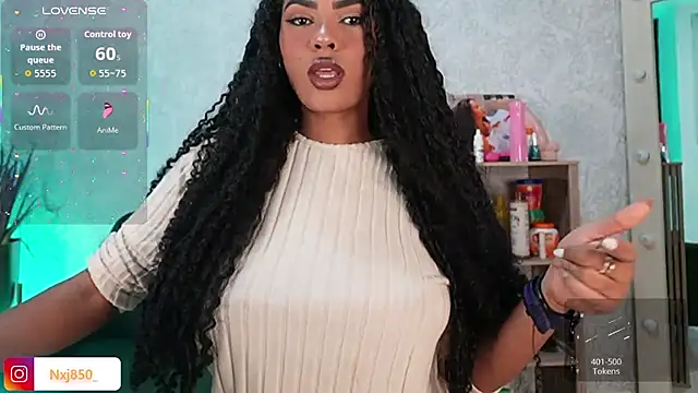 HOTBLACKANDWHITE2 online show from March 19, 2:38 am