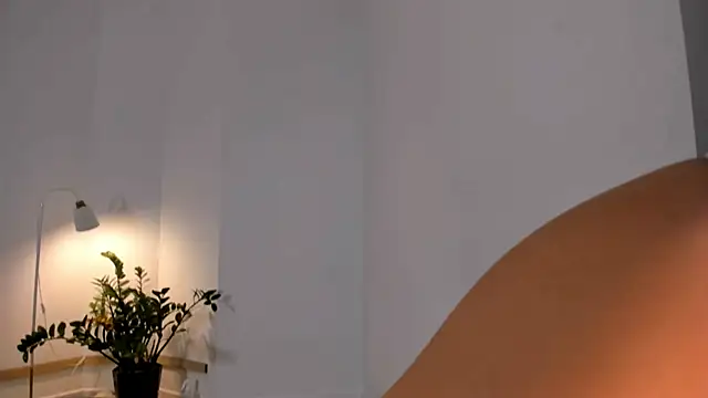 kawaii mia online show from October 4, 8:35 pm