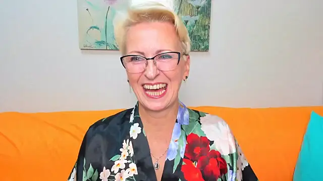 iamyourdream89 online show from September 12, 5:53 pm