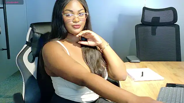 Noa Adams online show from October 15, 4:04 am