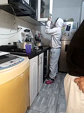 kingofqueenxxx online show from March 12, 1:30 am