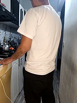 kingofqueenxxx online show from March 26, 4:14 am