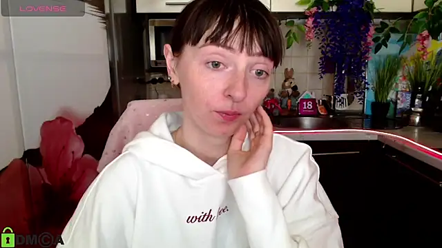 TayanaJons online show from March 17, 8:29 am