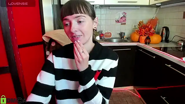 TayanaJons online show from October 16, 7:33 am