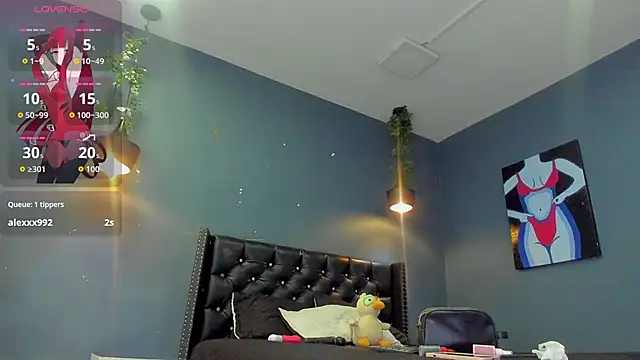 Sophiietaylor online show from November 17, 5:35 pm