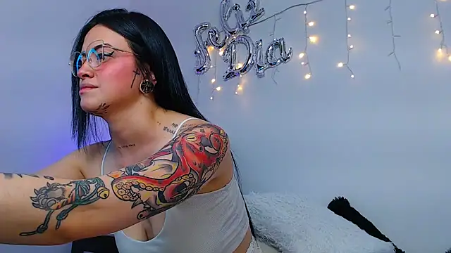 Isa Maiden1 online show from February 28, 5:56 pm