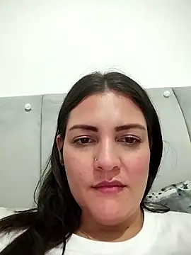 Mia Hampton online show from April 5, 1:37 am