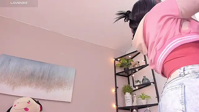 peachbrii online show from March 21, 12:54 pm