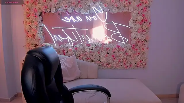 KendraClarkX online show from April 2, 2:42 am