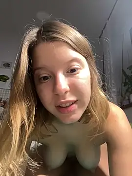 kimczii online show from October 31, 7:56 am