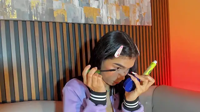 LauraAristizabal online show from December 20, 1:04 pm