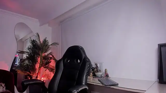 Meghan320 online show from January 14, 11:37 am