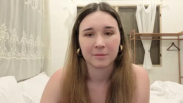 MaryHillx online show from April 11, 7:39 pm