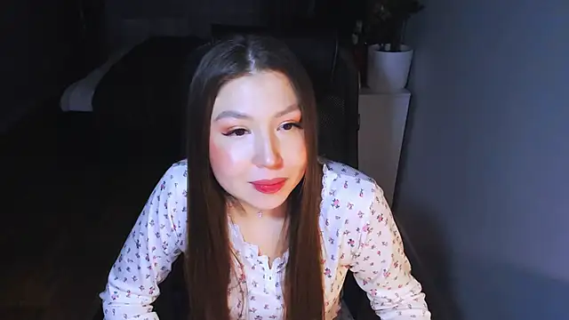 Eva Chris online show from February 21, 6:30 pm