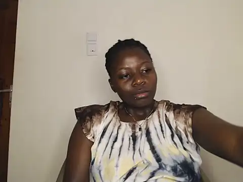 queenofqueens96 online show from March 18, 4:39 am