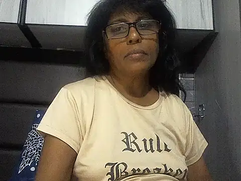 MsAttitude online show from November 2, 3:26 pm