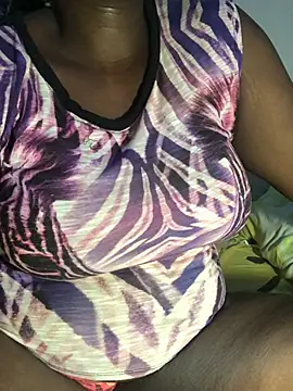 sweett shaley online show from April 19, 11:43 am