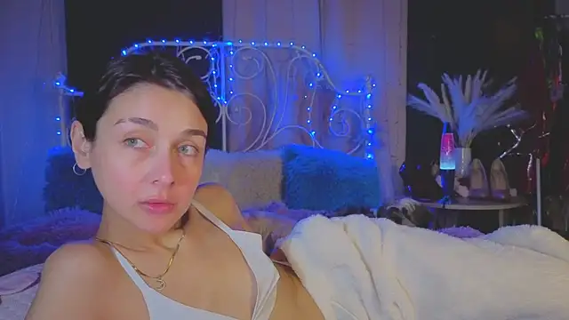 Funny Bunny online show from September 19, 11:37 pm