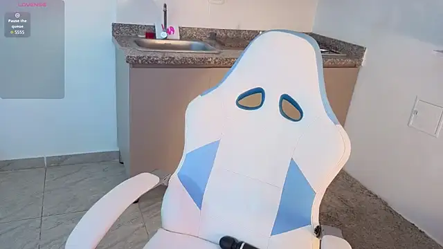 PIA STONE online show from September 23, 8:29 pm