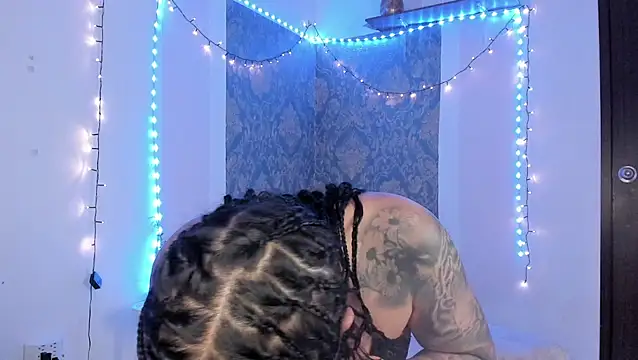 Eva Lee  online show from April 9, 9:59 am